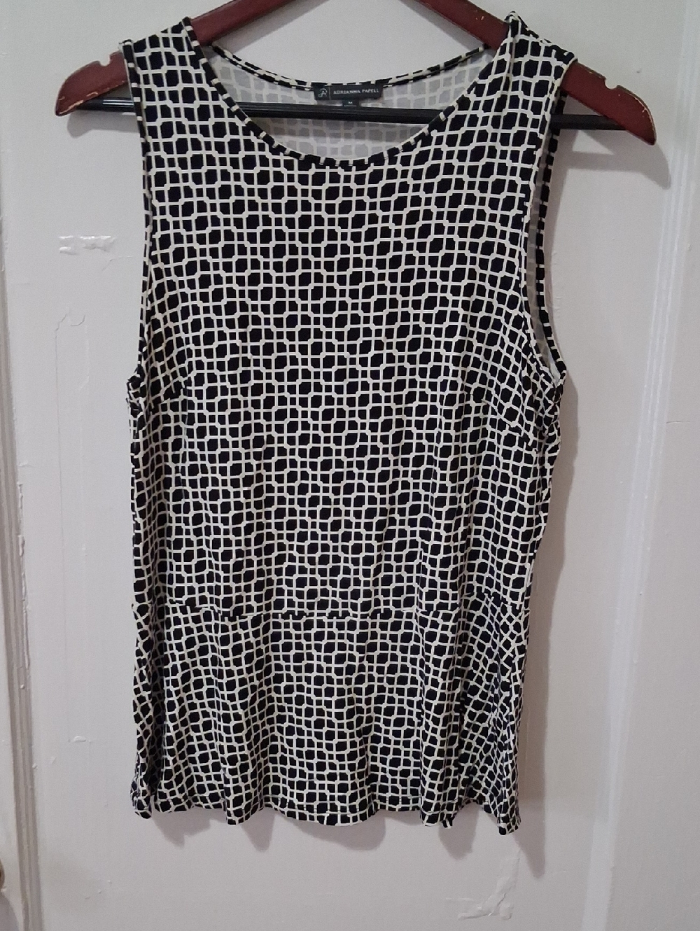Adrianna Papell Black and White Geometric Tank